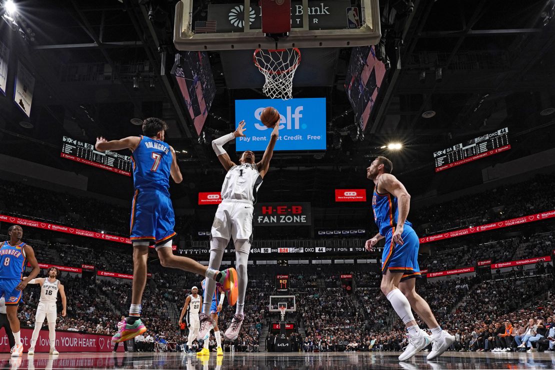 Wembanyama drives to the basket during the game.