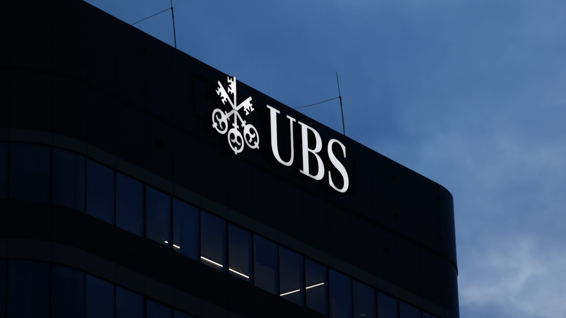 Swiss banking giant UBS to launch share buyback of up to $2 billion