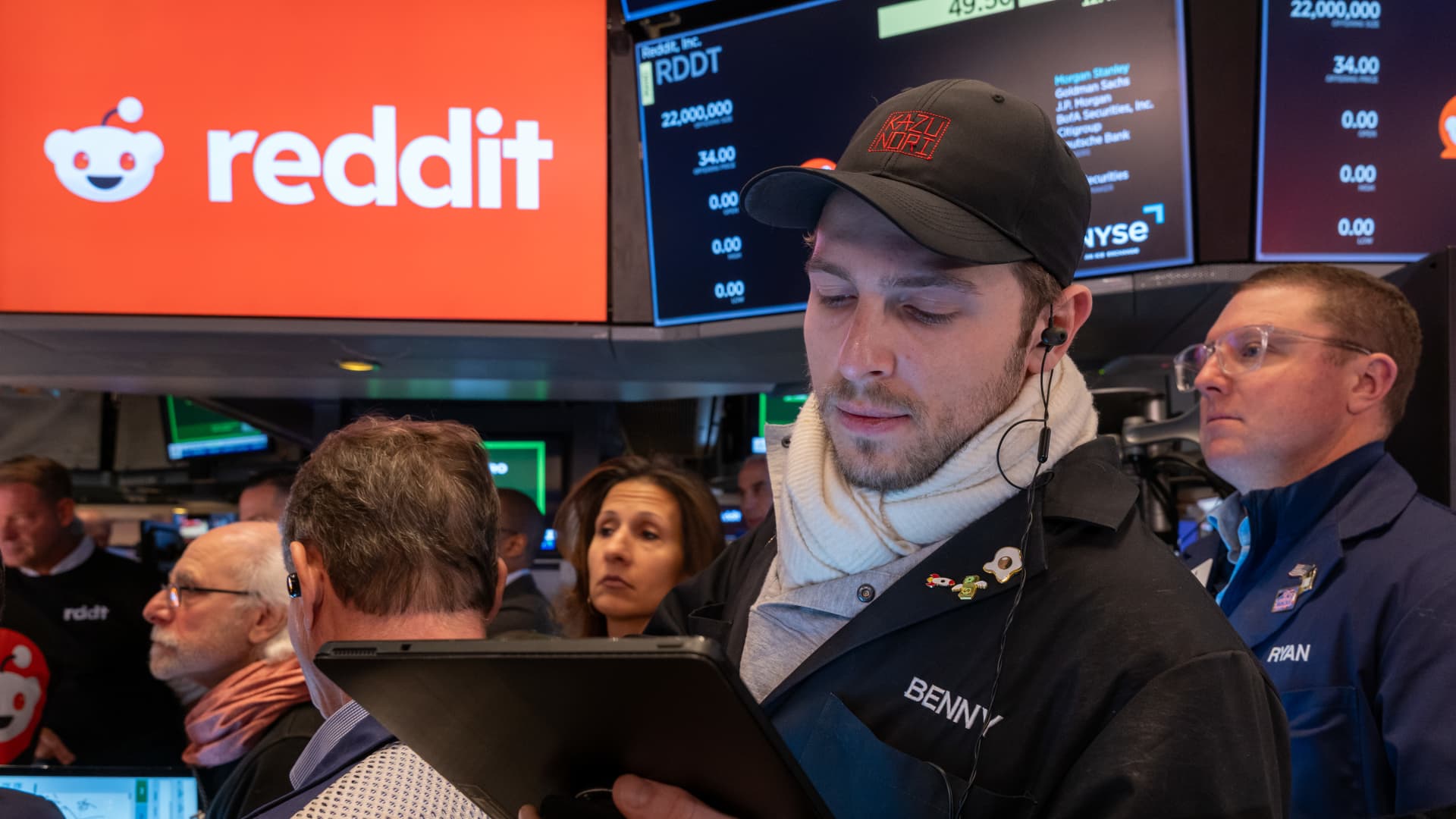 Stocks making the biggest moves premarket: Reddit, Nike, FedEx and more