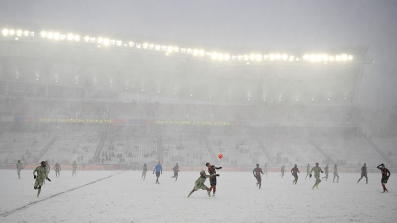 LAFC head coach condemns MLS game played in heavy snow as an ‘absolute disgrace’