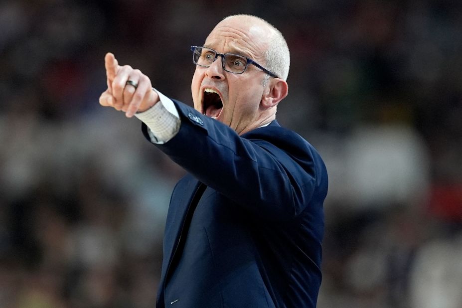 UConn head coach Dan Hurley directs his team.