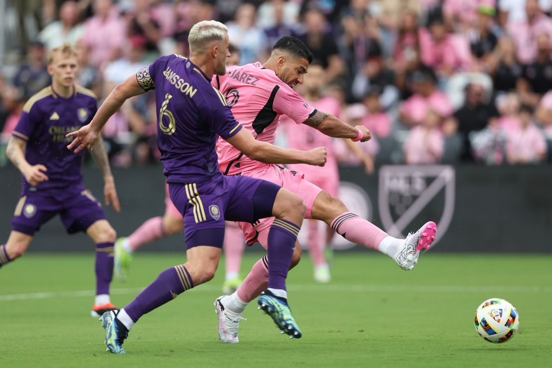 Suárez scores his second goal inside 11 minutes against Orlando City.