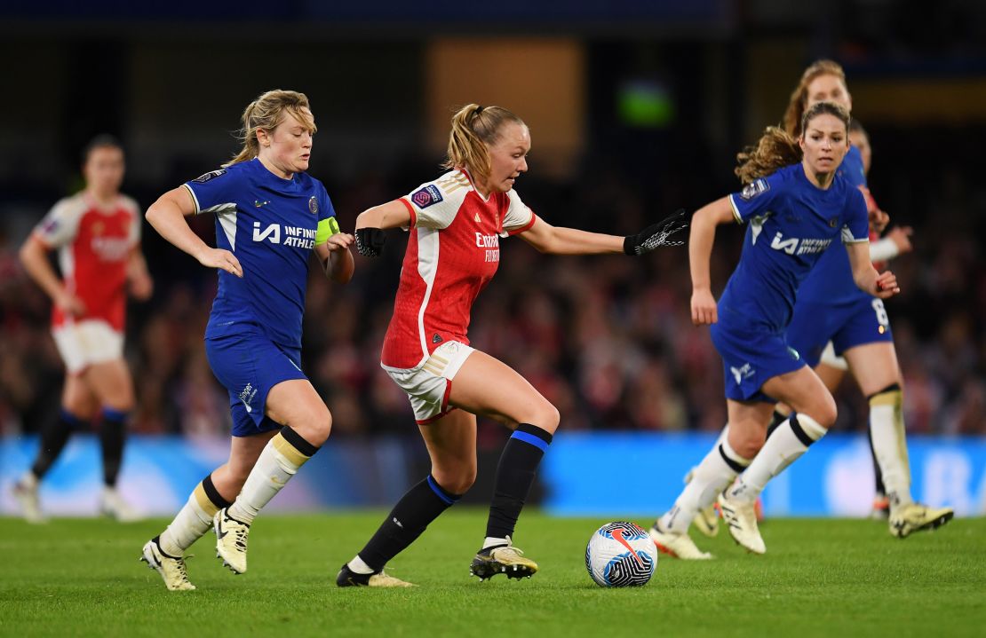 LONDON, ENGLAND - MARCH 15: Frida Maanum of Arsenal is challenged by Erin Cuthbert of Chelsea during the Barclays WomenÂ´s Super League match between Chelsea FC and Arsenal FC at Stamford Bridge on March 15, 2024 in London, England. (Photo by Alex Burstow/Arsenal FC via Getty Images)