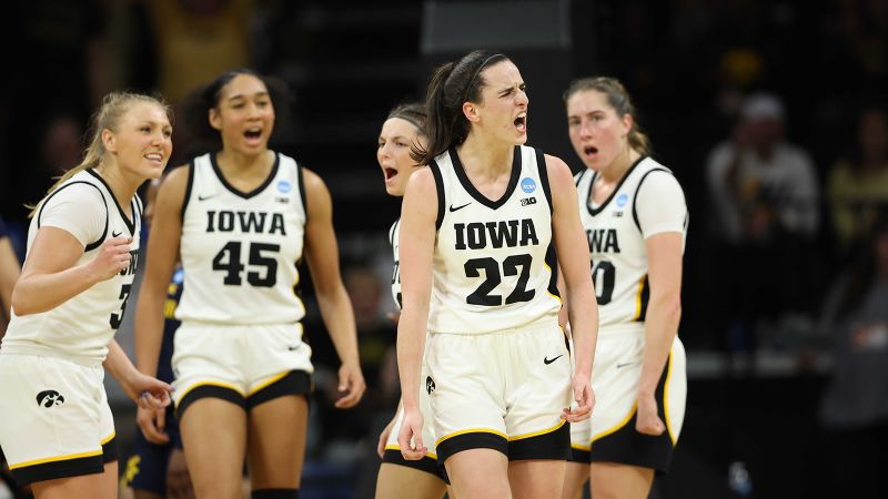 Caitlin Clark sets women’s record for points in a single season as Iowa punches ticket into Sweet 16