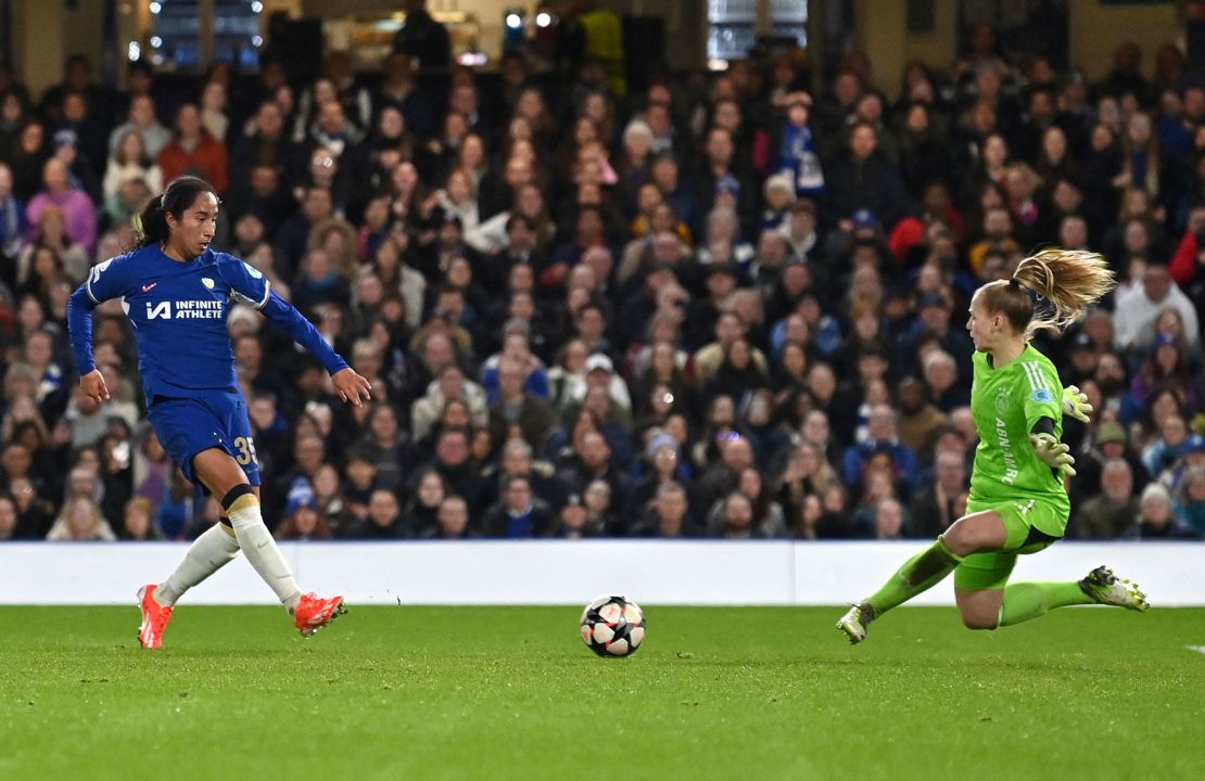 Mayra Ramírez scored for Chelsea as it eased into the last four of this year's Women's Champions League.