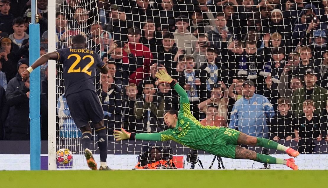 Antonio Rüdiger sends his penalty past Ederson.