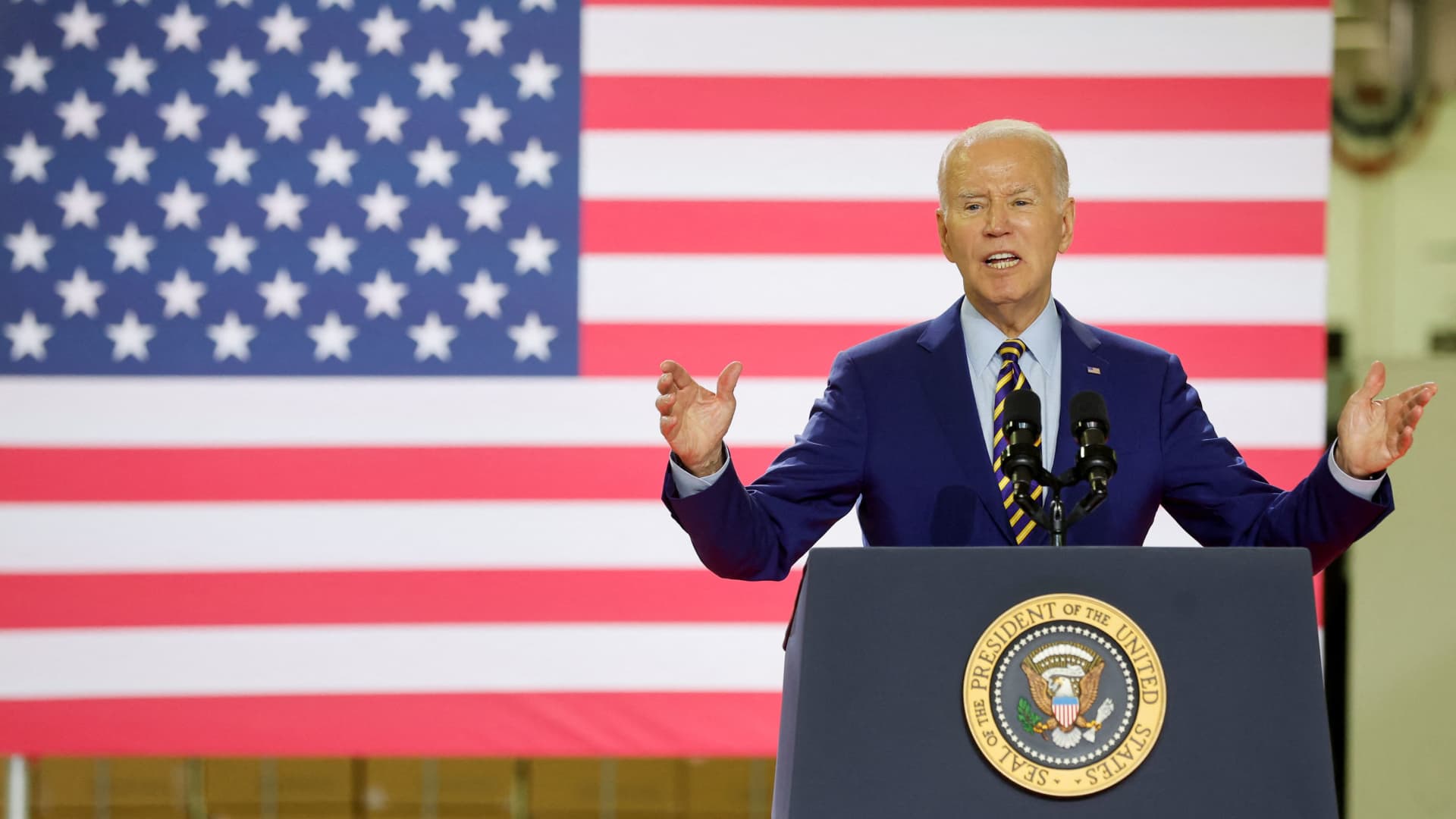 Biden says U.S. economy is world’s best. Trump calls it a ‘cesspool.’ Data is clear.