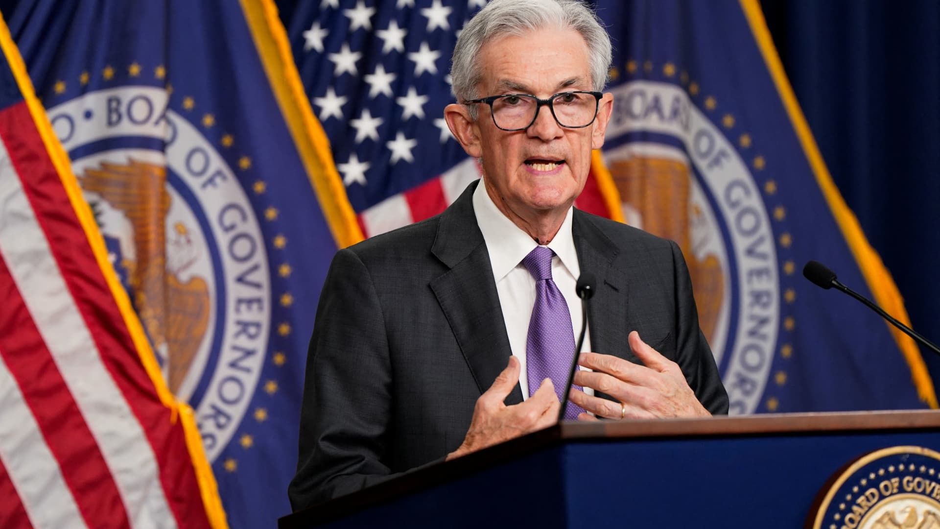 Fed wants more confidence that inflation is moving toward 2% target, meeting minutes indicate