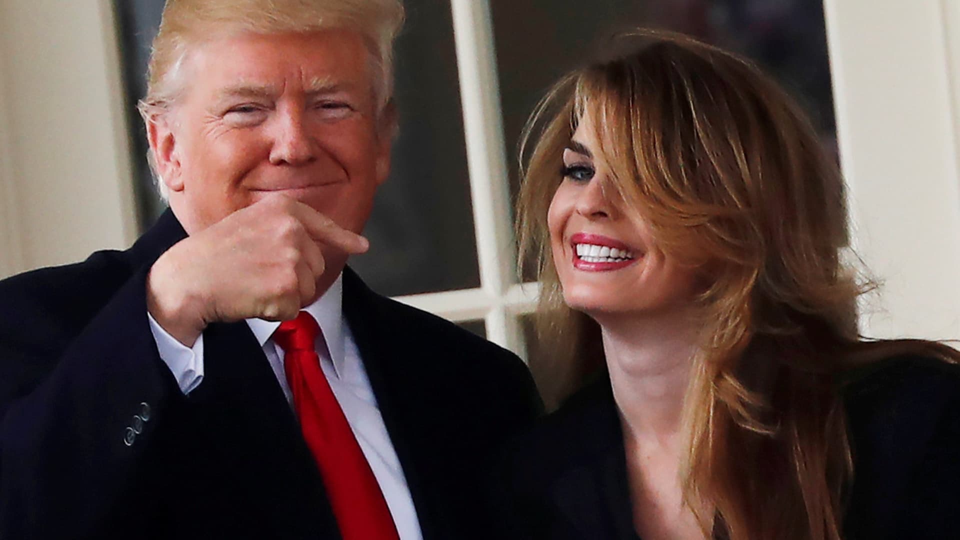 Trump trial: Former top aide Hope Hicks cries as cross-examination begins