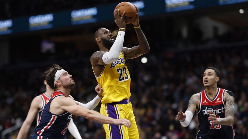 Los Angeles Lakers continue playoff surge behind big night from Anthony Davis and LeBron James