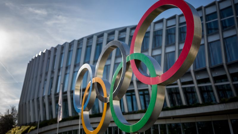 Chinese swimmers head to Paris Olympics under a cloud amid row over handling of drugs tests