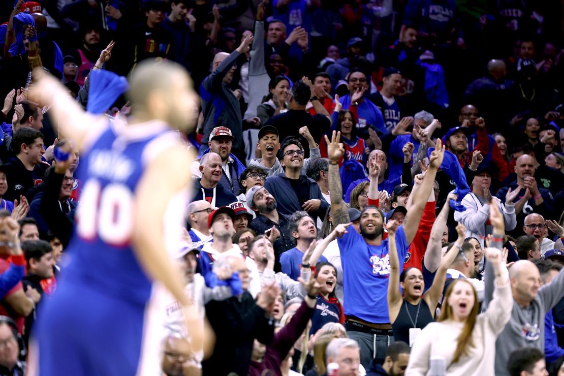 Nicolas Batum (foreground) kept the 76ers in the contest with a 20-point performance.