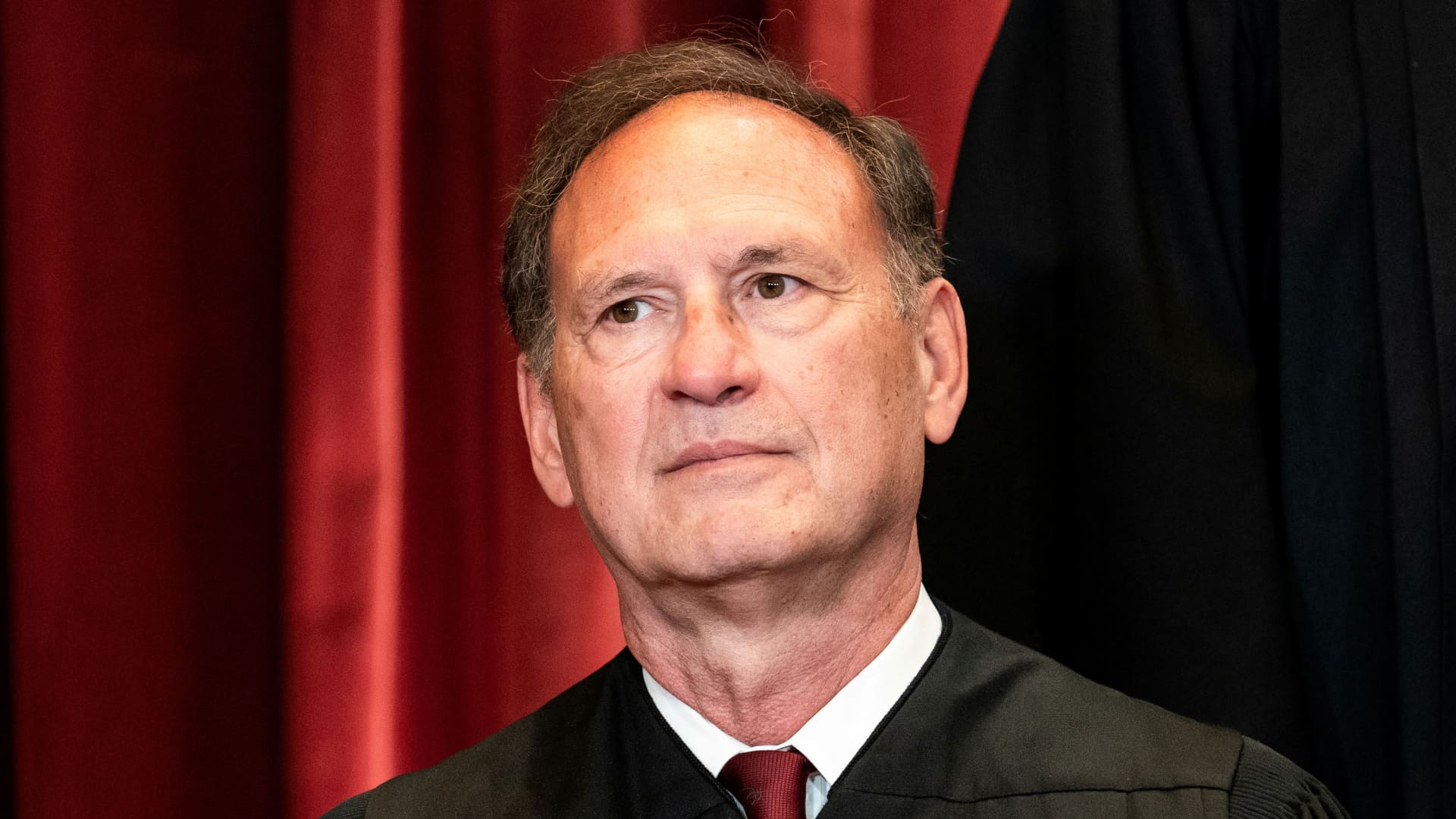 Supreme Court Justice Alito urged to step off Trump election case over U.S. flag controversy