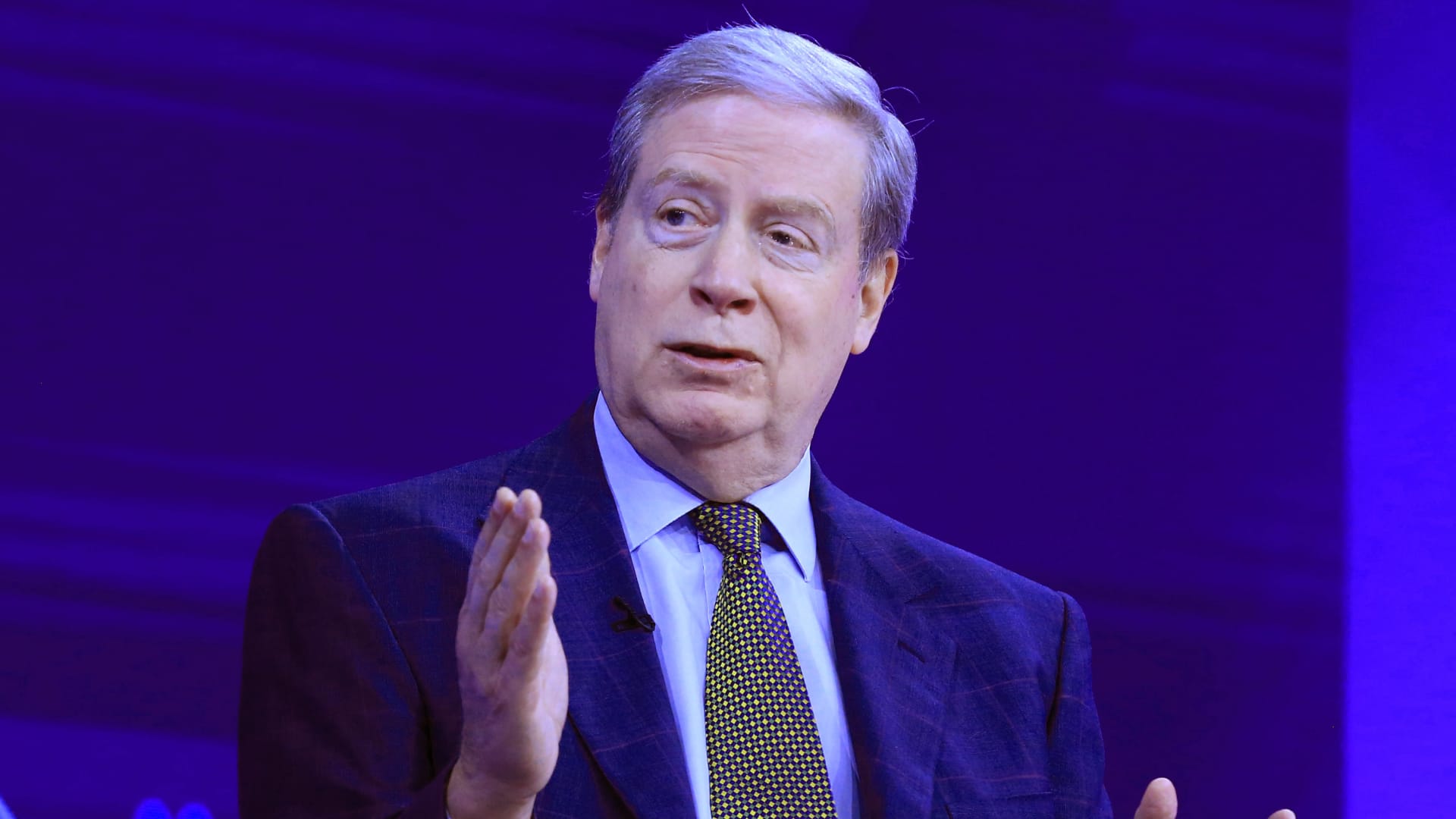 Stanley Druckenmiller gives Biden’s economic policies an ‘F,’ blames the Fed for reigniting inflation