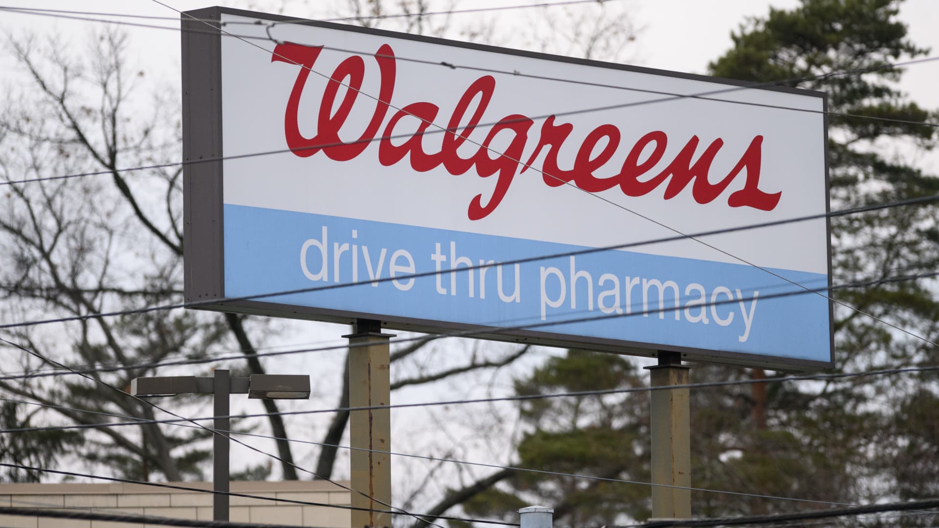 Stocks making the biggest moves midday: Walgreens, GameStop, Intel, Robinhood and more