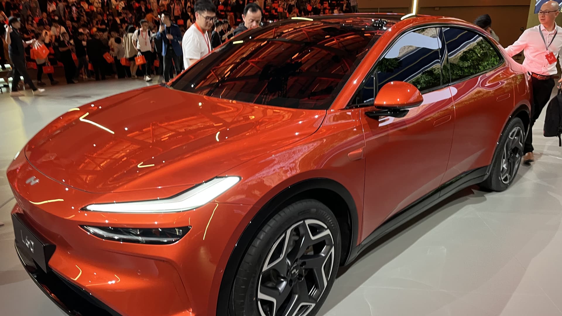 Tesla’s Chinese rival Nio launches a new brand and car that undercuts the Model Y by $4,000