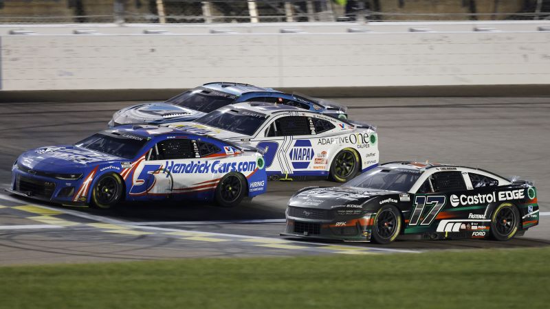 Kyle Larson wins by 0.001 seconds in closest finish in NASCAR Cup Series history