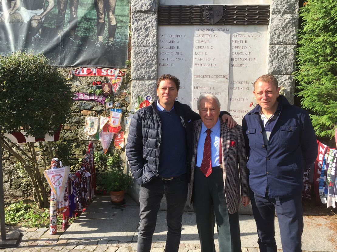 Motto at the Superga monument alongside Pennino (left).