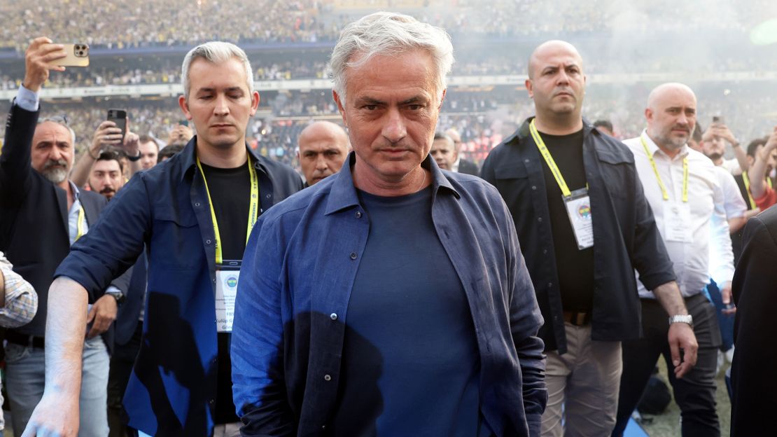 Mourinho was welcomed by a raucous crowd at his unveiling as Fenerbahçe's new manager.