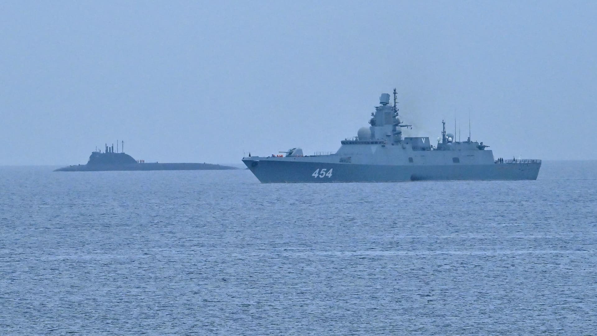 Russian warships enter Havana harbor under Washington’s watchful eye