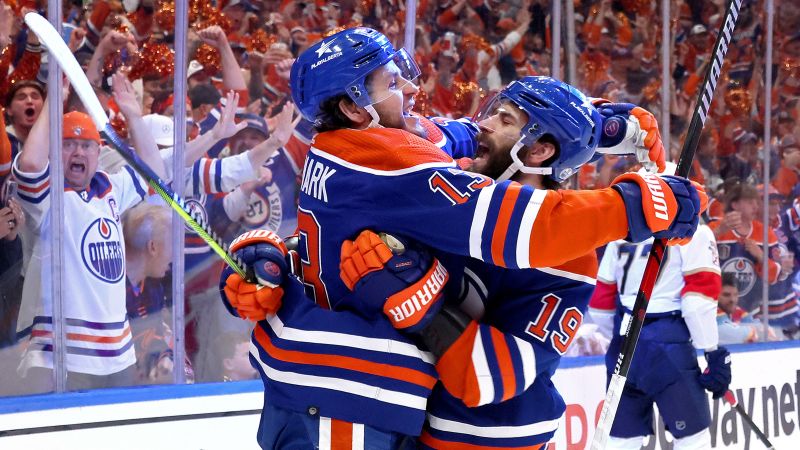 Edmonton Oilers erupt for 8 goals, pushing Florida Panthers to Game 5 as Connor McDavid breaks a Wayne Gretzky all-time record