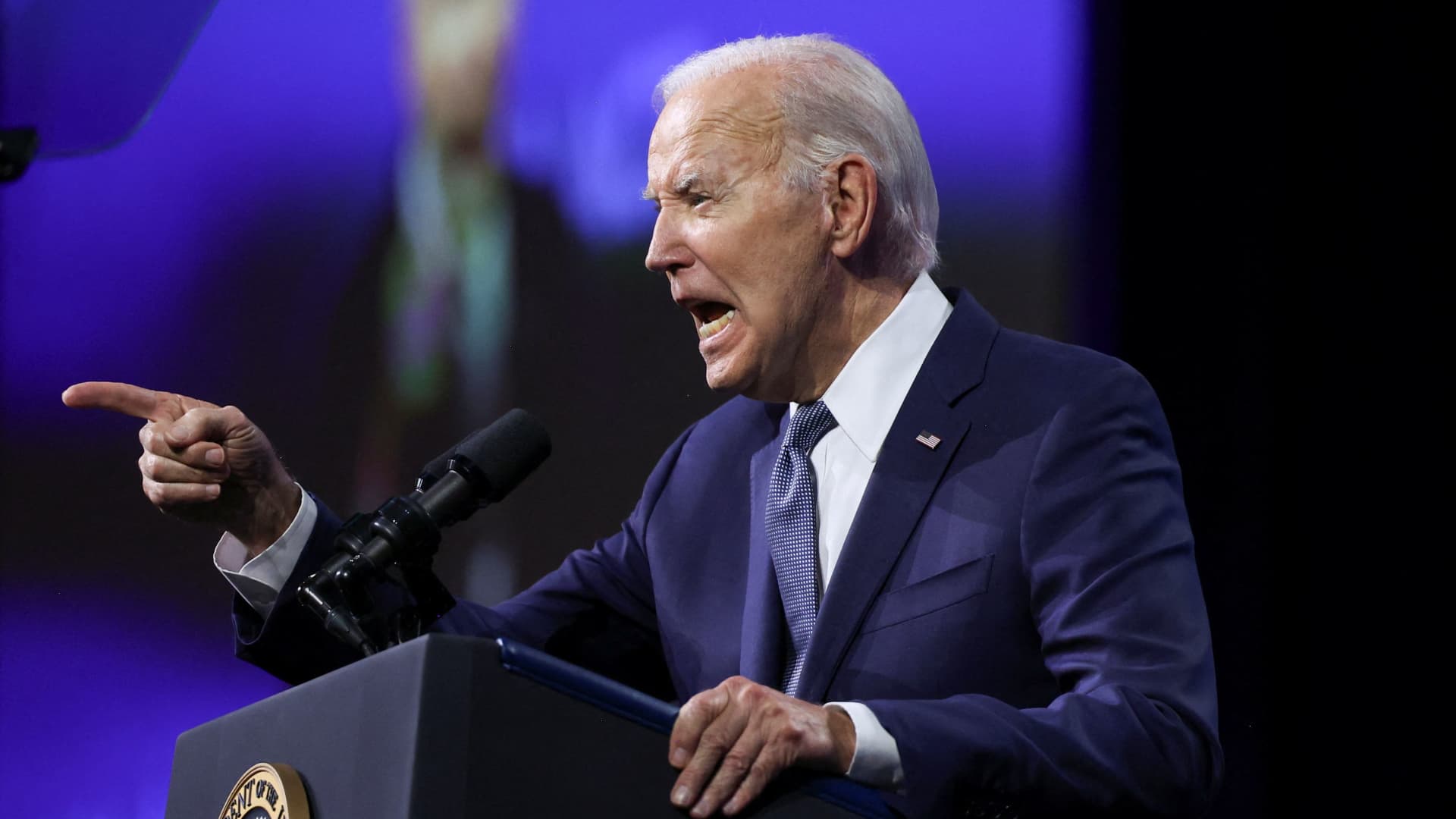 Biden won’t drop out, campaign insists in a new memo