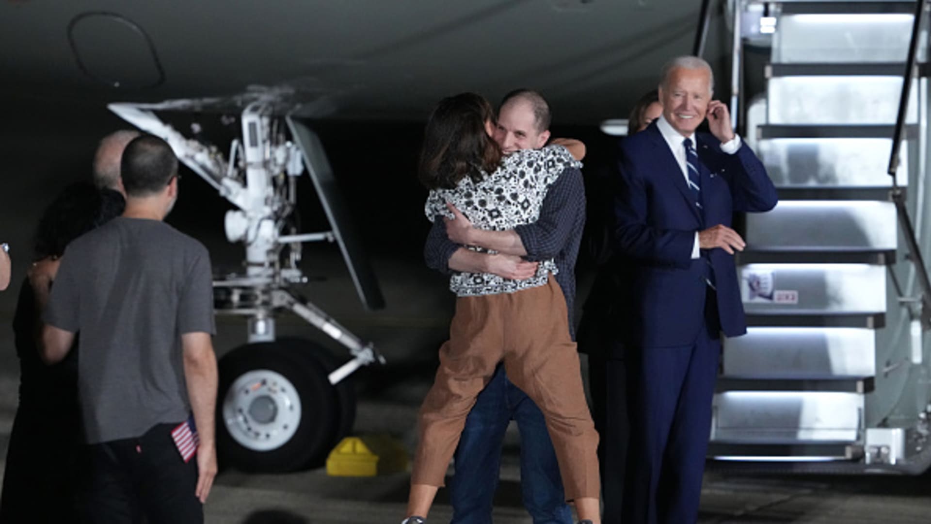 WSJ reporter Evan Gershkovich, ex-Marine Whelan released in U.S., Russia prisoner swap