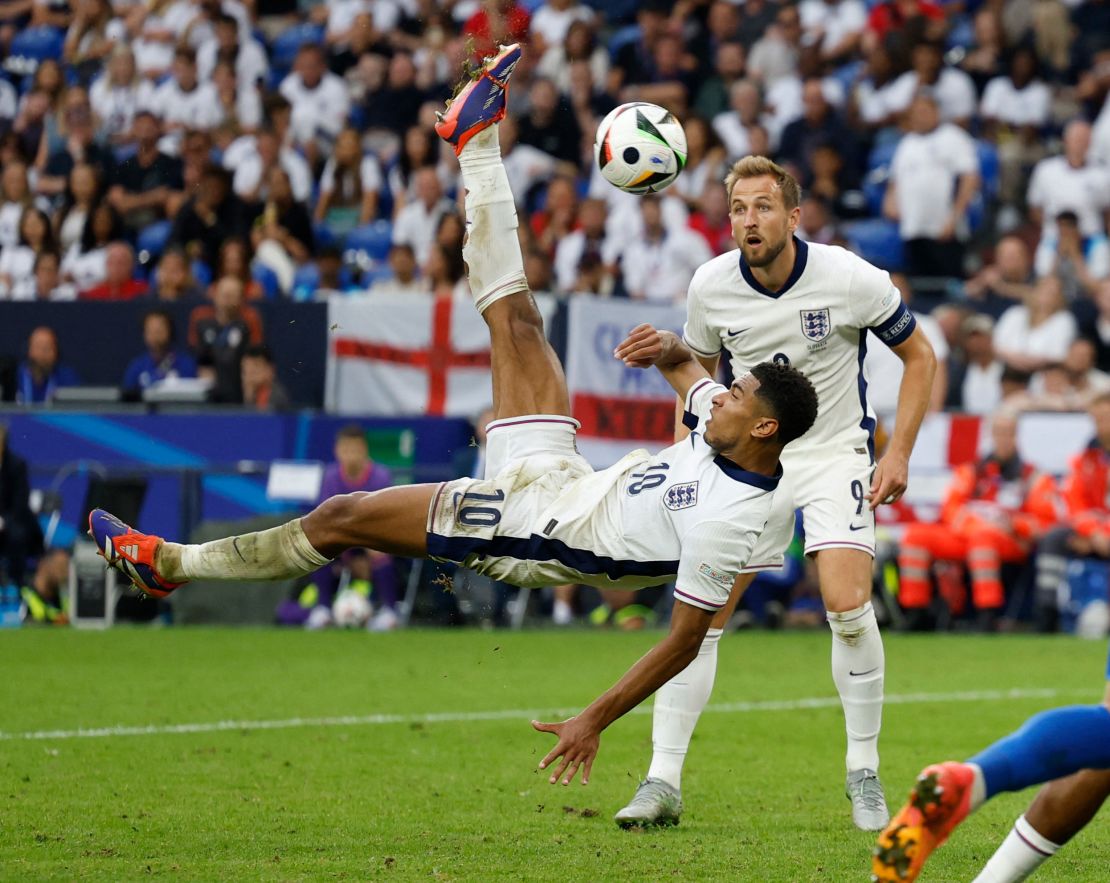 Bellingham scores the equalizer for England against Slovakia in stoppage time.