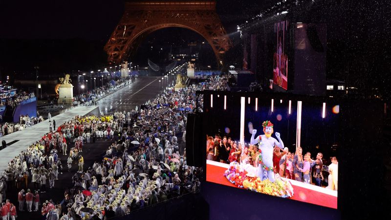 The ‘blue man’ at this year’s opening ceremony defends memorable Olympic moment