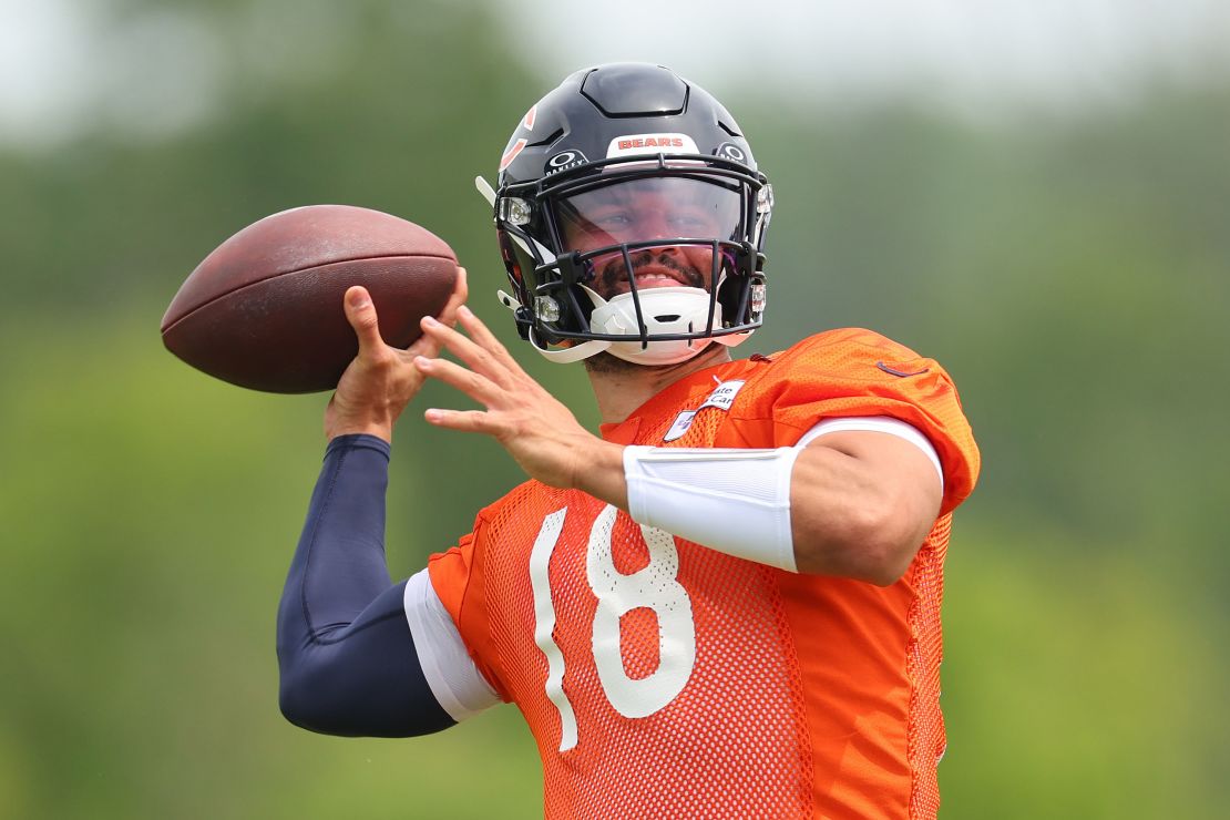 Williams throws a pass during Bears minicamp.