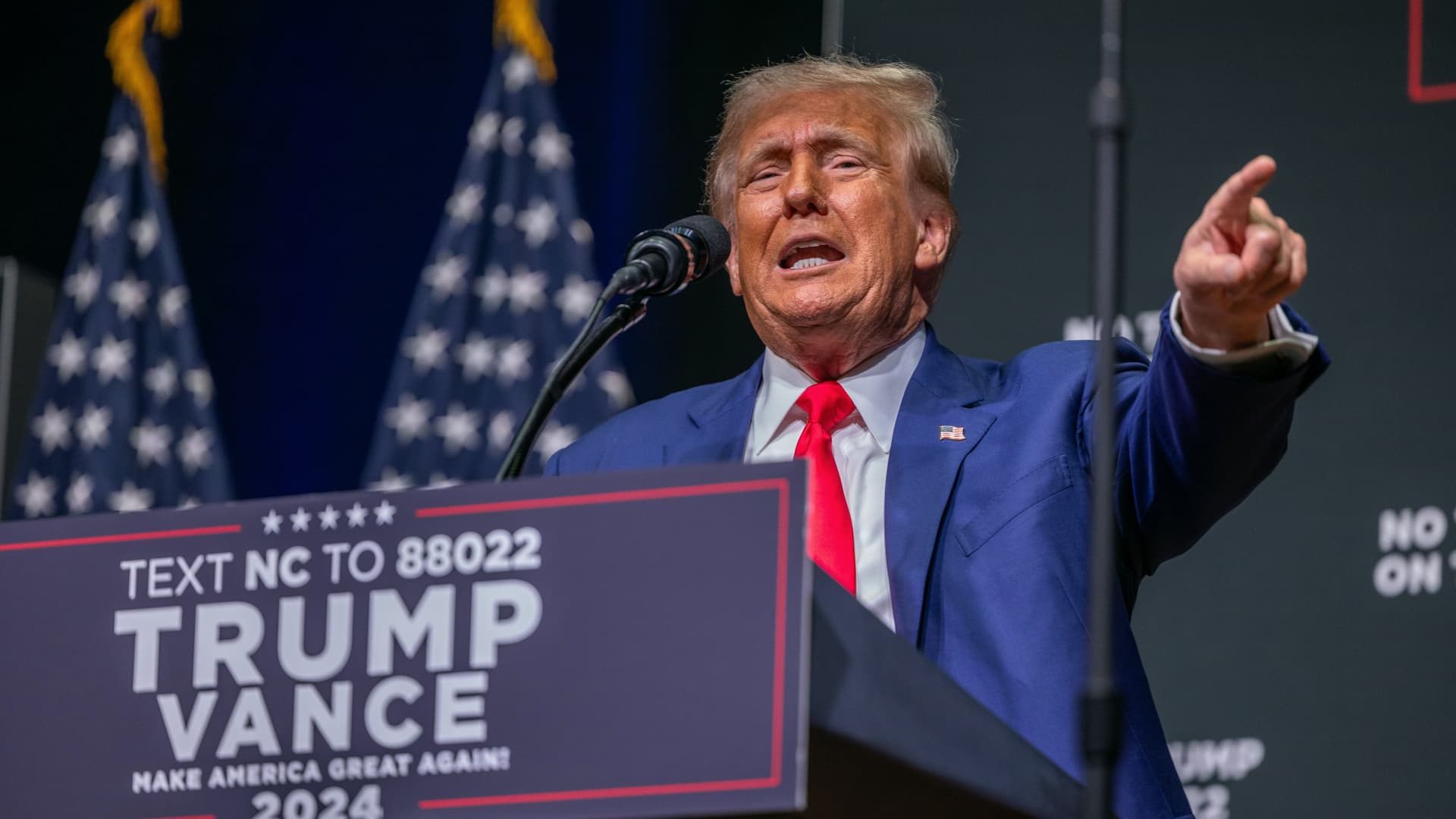 Trump packs economic speech with personal attacks on Harris