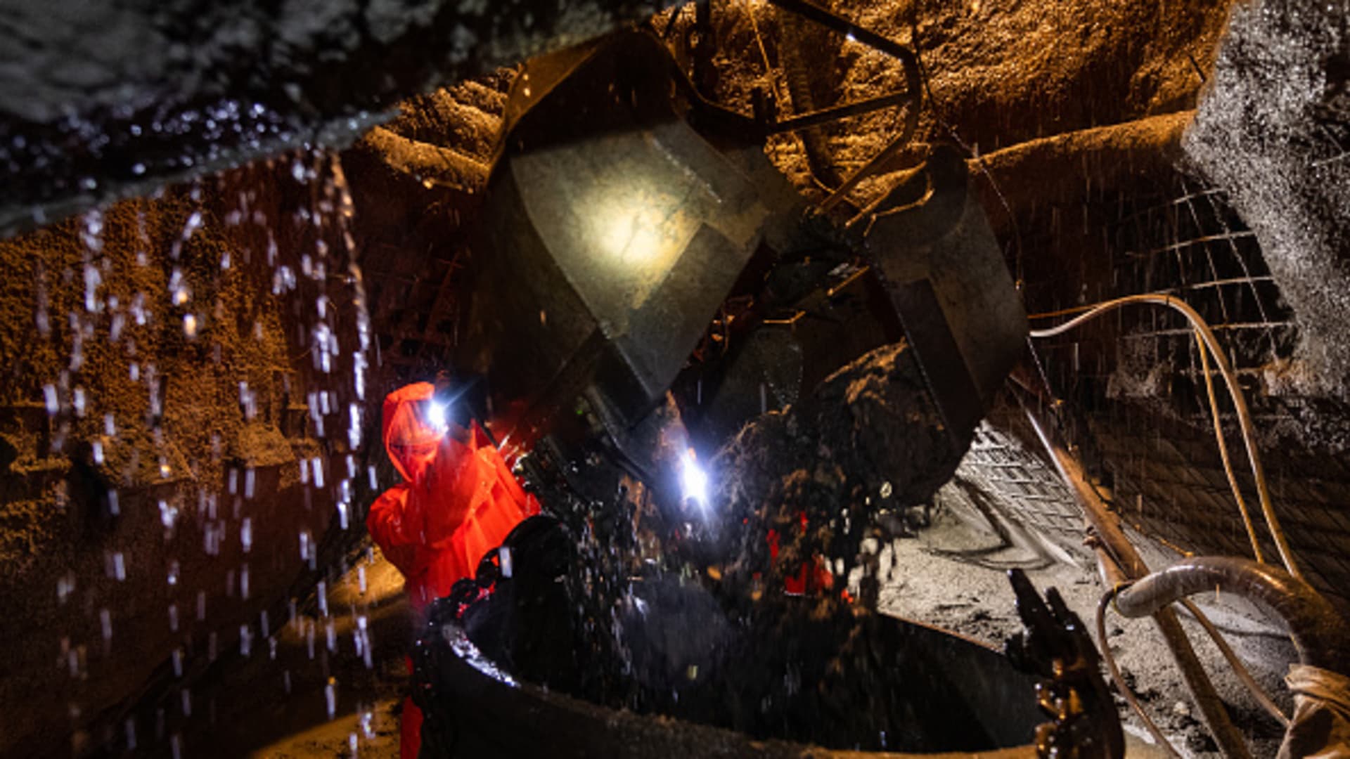 U.S. government researchers visit a Korean mine as the race against China for critical minerals heats up