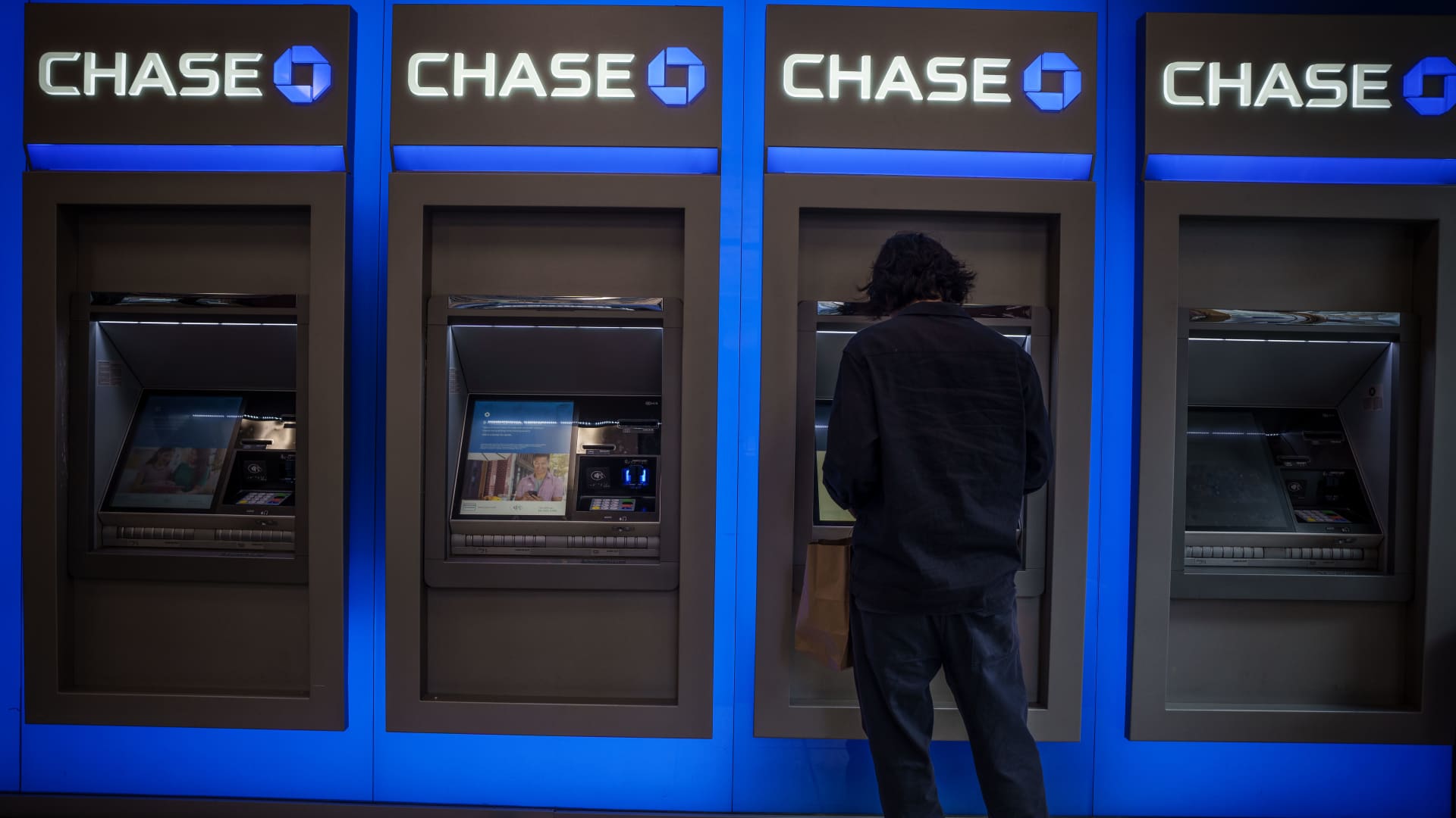 Chase Bank says it is aware of viral ‘glitch’ inviting people to commit check fraud