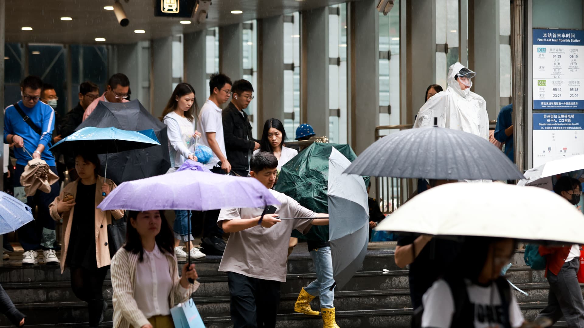 China stimulus calls are growing louder — inside and outside the country