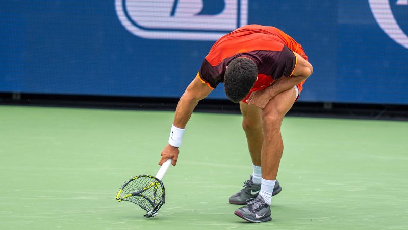 Carlos Alcaraz apologizes for smashing and breaking racket in ‘worst match’ of his career