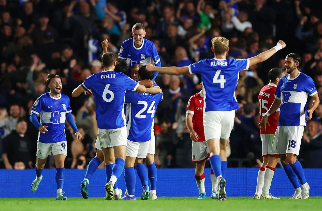 Soccer Football - League One - Birmingham City v Wrexham - St Andrew's @ Knighthead Park, Birmingham, Britain - September 16, 2024 Birmingham City's Jay Stansfield celebrates scoring their second goal with teammates Action Images/Matthew Childs EDITORIAL USE ONLY. NO USE WITH UNAUTHORIZED AUDIO, VIDEO, DATA, FIXTURE LISTS, CLUB/LEAGUE LOGOS OR 'LIVE' SERVICES. ONLINE IN-MATCH USE LIMITED TO 120 IMAGES, NO VIDEO EMULATION. NO USE IN BETTING, GAMES OR SINGLE CLUB/LEAGUE/PLAYER PUBLICATIONS. PLEASE CONTACT YOUR ACCOUNT REPRESENTATIVE FOR FURTHER DETAILS..