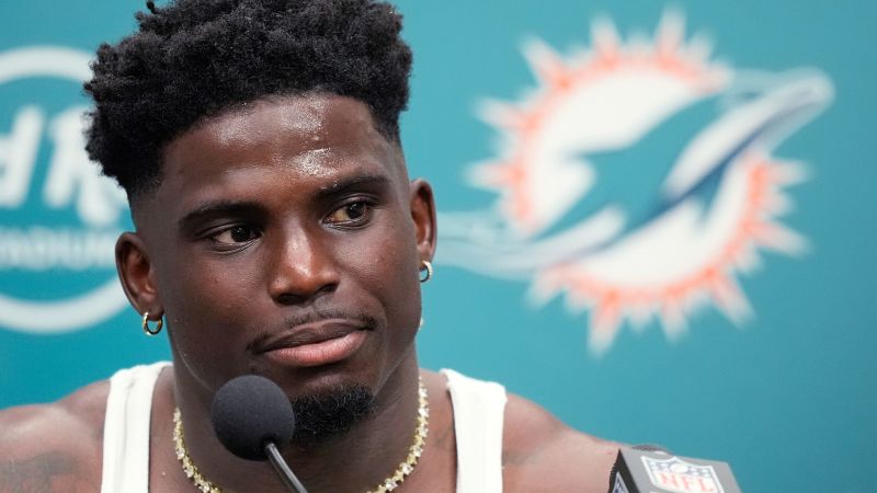 Tyreek Hill tells CNN he’s still shell-shocked after being detained by police ahead of NFL game