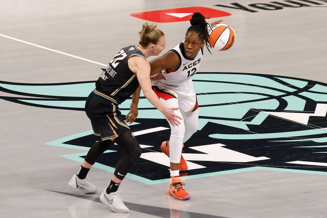 NEW YORK, NEW YORK - OCTOBER 15: Courtney Vandersloot #22 of the New York Liberty defends Chelsea Gray #12 of the Las Vegas Aces during the first quarter in Game Three of the 2023 WNBA Finals at Barclays Center on October 15, 2023 in the Brooklyn borough of New York City. NOTE TO USER: User expressly acknowledges and agrees that, by downloading and or using this photograph, User is consenting to the terms and conditions of the Getty Images License Agreement. (Photo by Bruce Bennett/Getty Images)