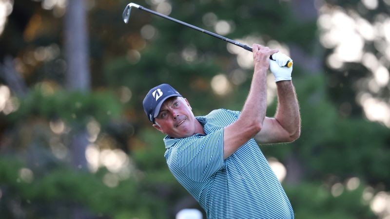 In surreal scene, Matt Kuchar finishes PGA Tour tournament alone Monday on empty course