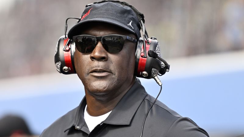 Michael Jordan’s 23XI Racing, alongside Front Row Motorsports, file antitrust lawsuit against NASCAR and its CEO | CNN