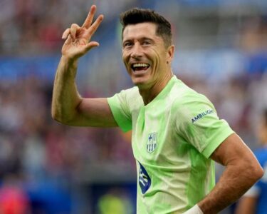 Lewandowski fires home his third goal of the game.