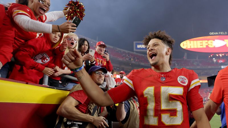 Chiefs maintain unbeaten start to season with comfortable victory over Saints on Monday Night Football | CNN