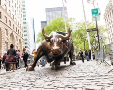 Wall Street bull statue