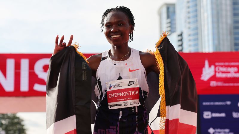 Ruth Chepngetich smashes women’s marathon world record in Chicago | CNN