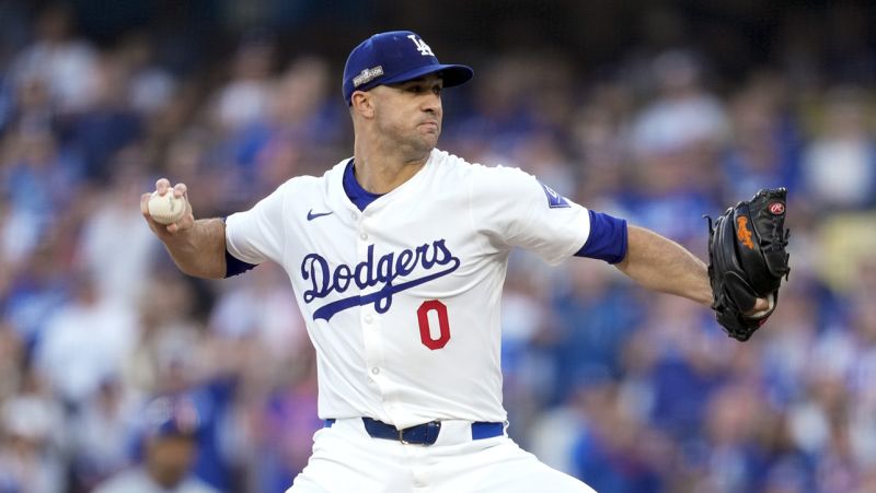 Los Angeles Dodgers tie MLB playoff record in blowout win over New York Mets in Game 1 of NLCS | CNN