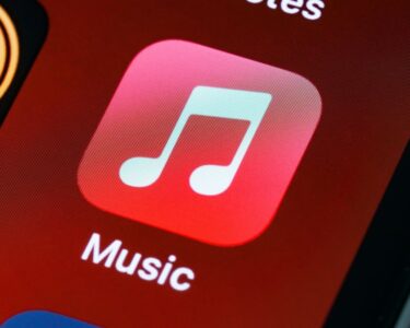 Apple Music’s new Set List playlists might just split the crowd