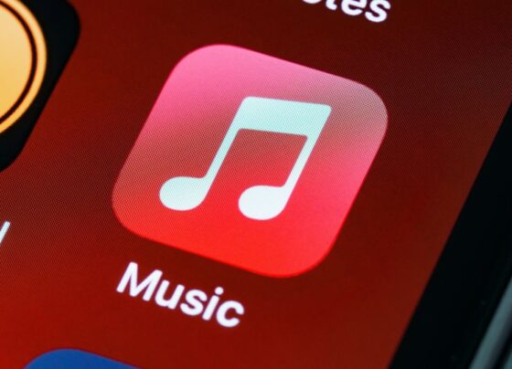 Apple Music’s new Set List playlists might just split the crowd