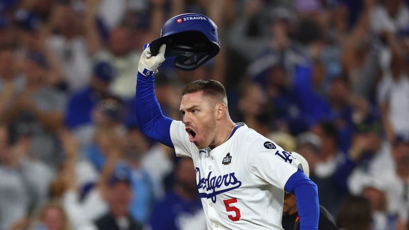 Los Angeles Dodgers’ Freddie Freeman launches himself into history with dramatic grand slam to win Game 1 of the World Series | CNN