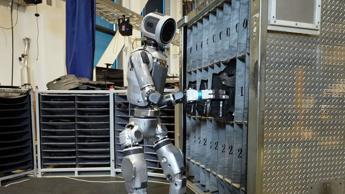 Atlas robot’s fully autonomous video is this Halloween’s scariest video