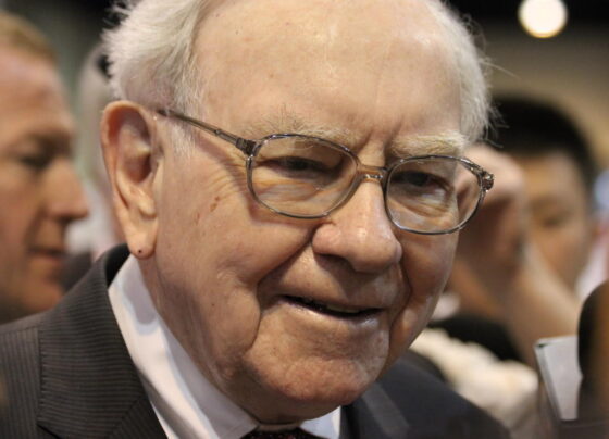 3 Warren Buffett Stocks to Buy Hand Over Fist in October